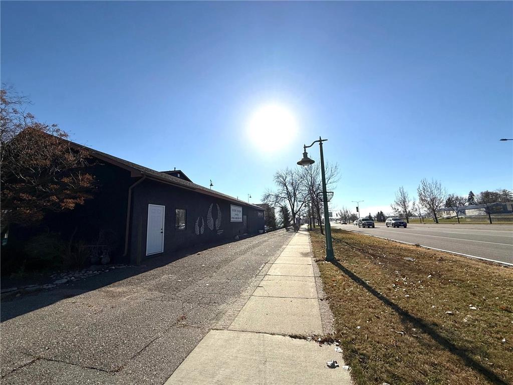 130 Lake Avenue N Spicer MN 56288 - Green 6724385 image17