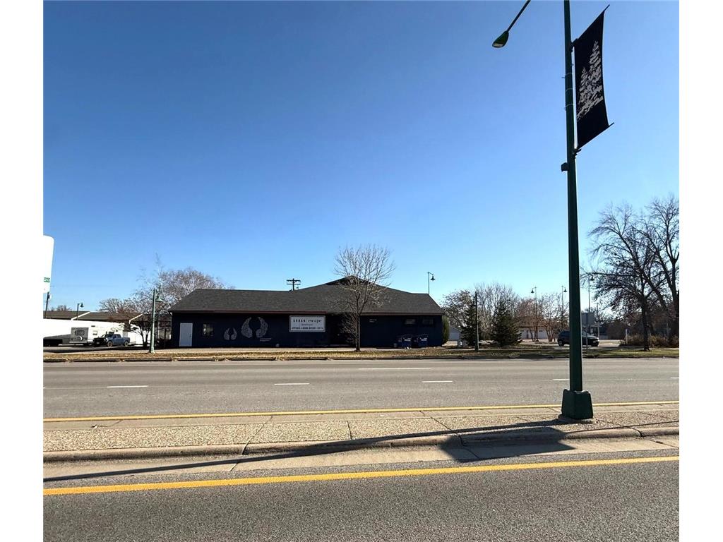 130 Lake Avenue N Spicer MN 56288 - Green 6724385 image2