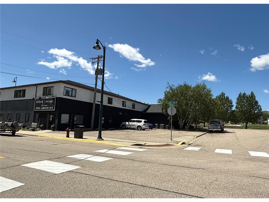 130 Lake Avenue N Spicer MN 56288 - Green 6724385 image36