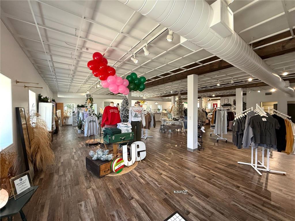 130 Lake Avenue N Spicer MN 56288 - Green 6724385 image5