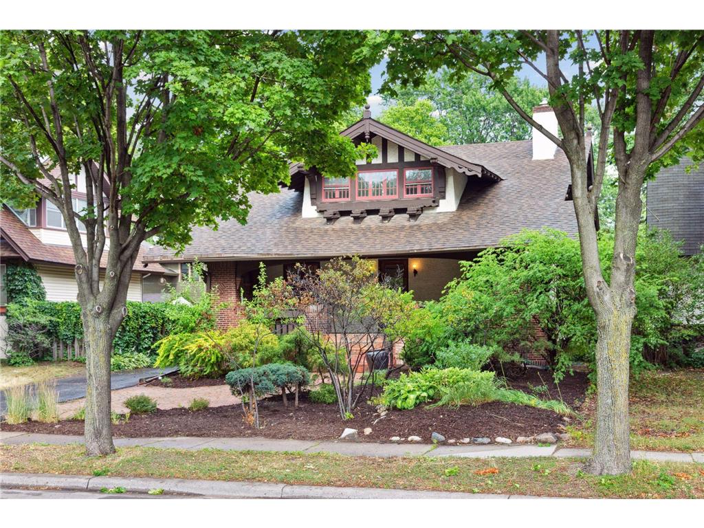 130 Lexington Parkway N, Saint Paul, MN 55104 MLS 6238357 Edina Realty