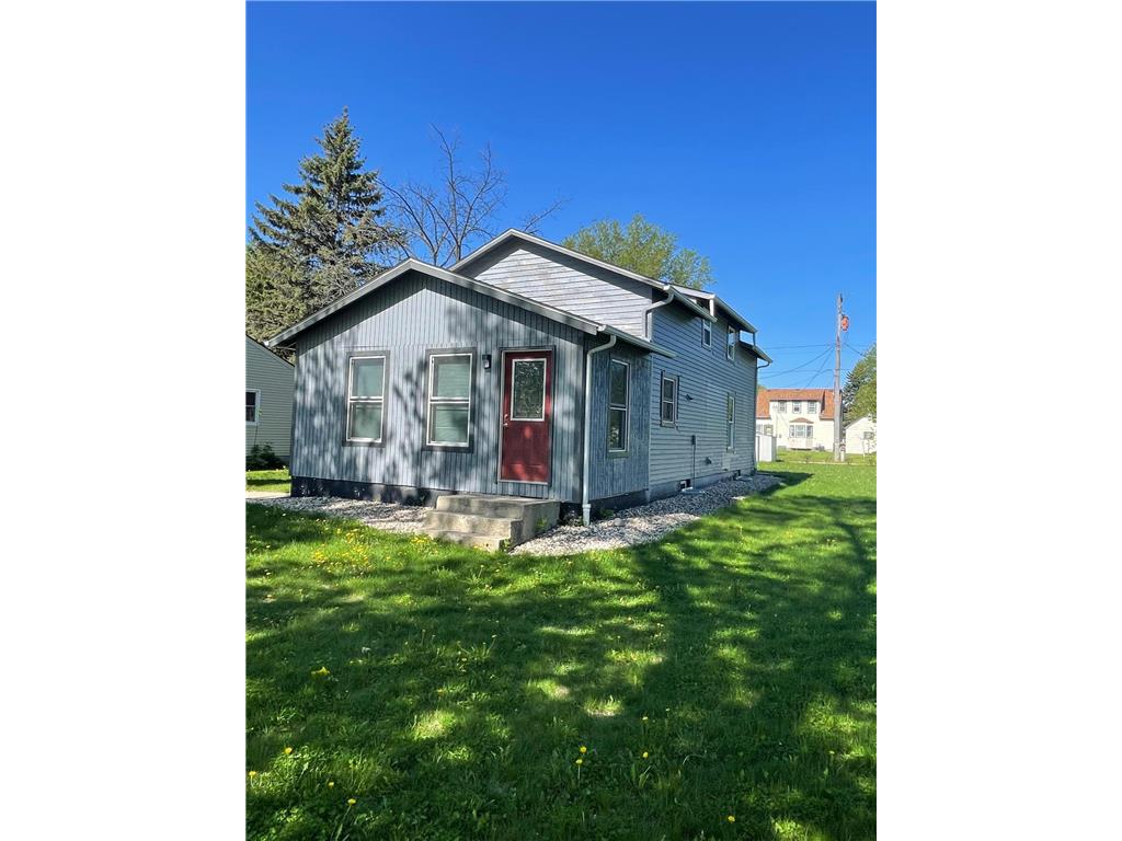 130 Mars Street N Cosmos MN 56228 6373400 image1