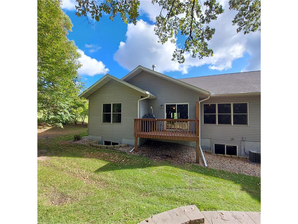 130 Pine Street NW New London MN 56273 6387092 image1