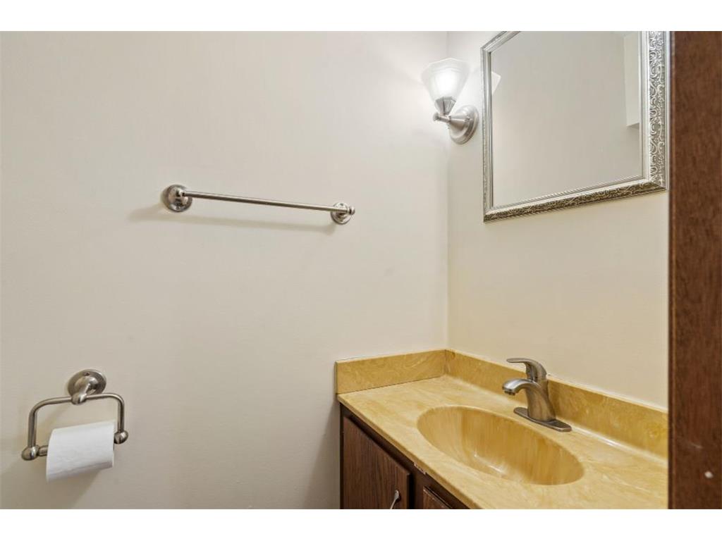 130 W 43rd Street Minneapolis MN 55409 7004082 image16