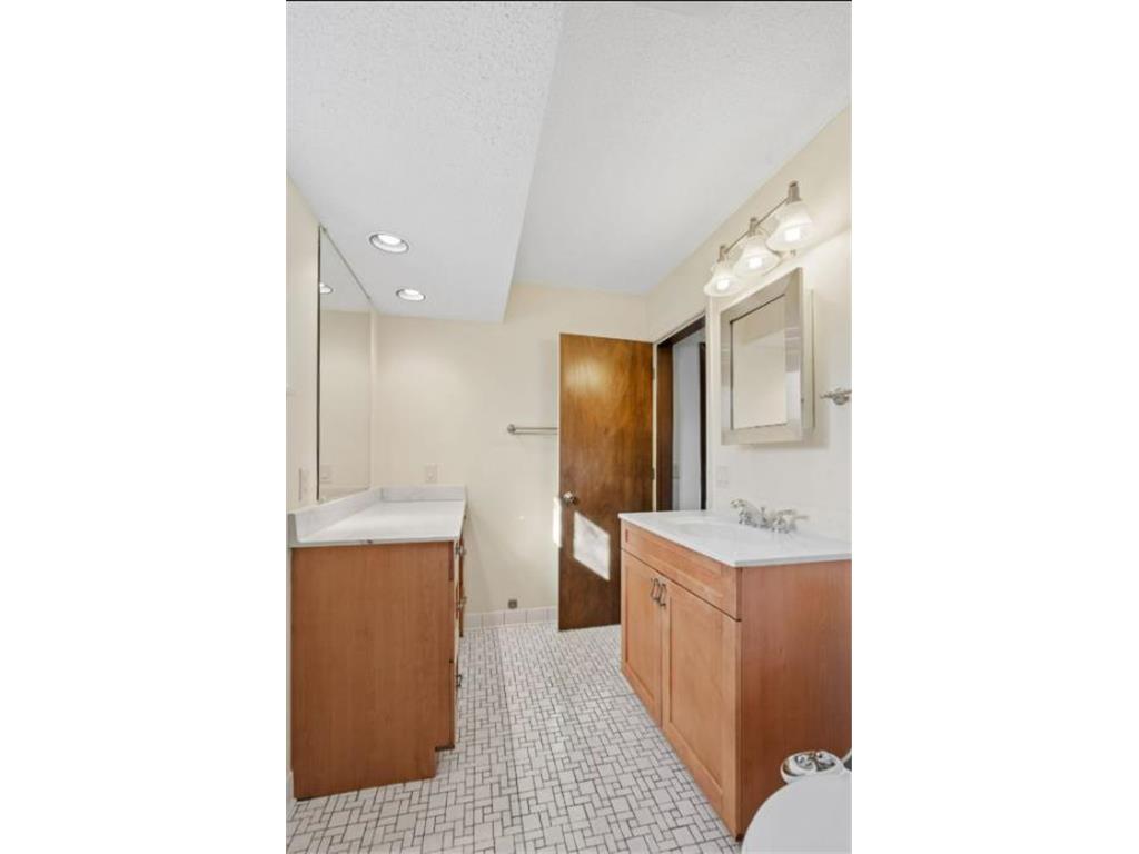 130 W 43rd Street Minneapolis MN 55409 7004082 image27
