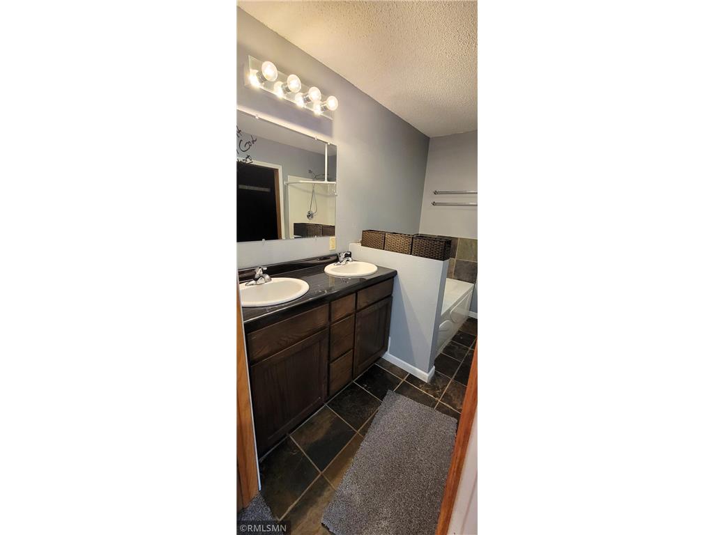 1300 146th Avenue #B New Richmond Twp WI 54017 6801571 image12