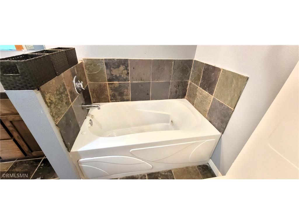 1300 146th Avenue #B New Richmond Twp WI 54017 6801571 image13