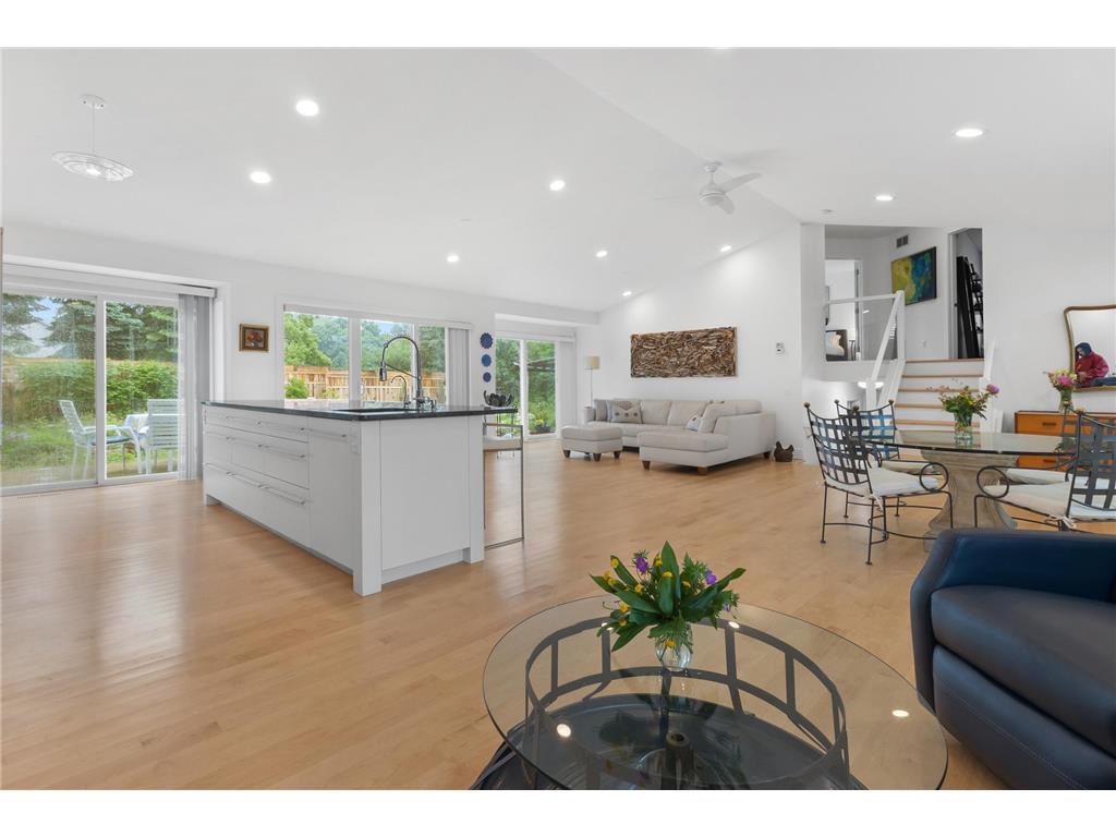 1300 Earle Way Burnsville MN 55306 6732688 image1