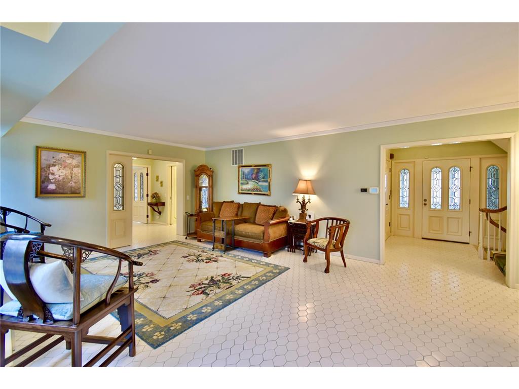 1300 Kilian Boulevard SE Saint Cloud MN 56304 7063252 image1