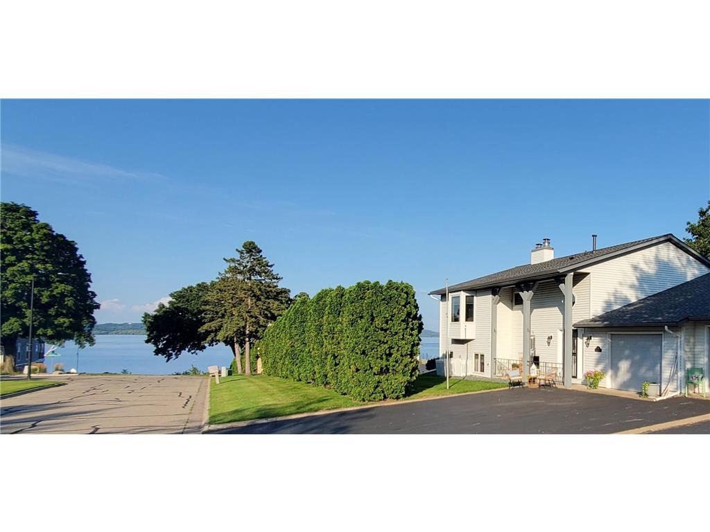 1300 S Lakeshore Drive #D1 Lake City MN 55041 - PEPIN 6585919 image1