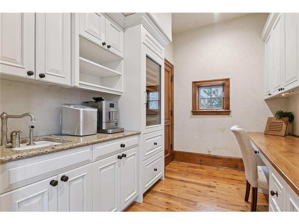 1300 Spruce Place Orono MN 55364 - Lake Minnetonka 7017501 image16