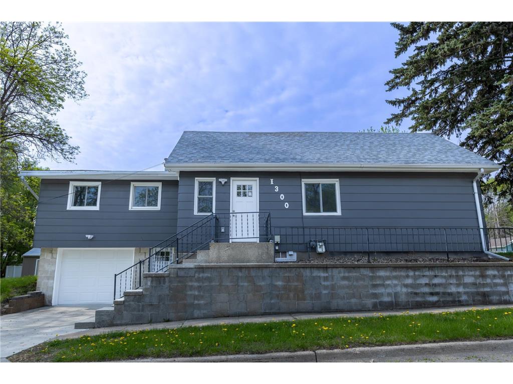 1300 Trott Avenue SE Willmar MN 56201 6535481 image1