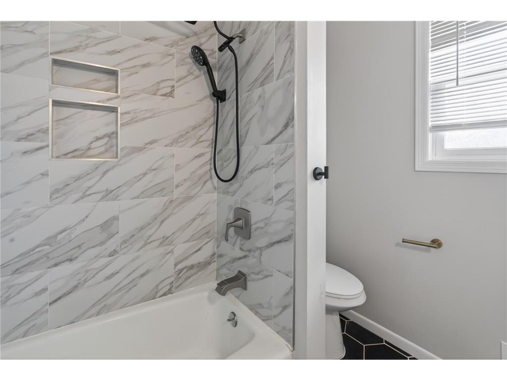 13004 Grand Avenue Burnsville MN 55337 7075950 image11