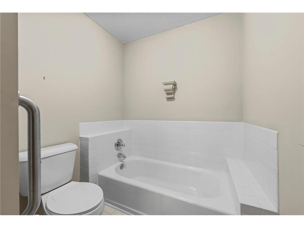 13008 Echo Lane Apple Valley MN 55124 6817600 image27