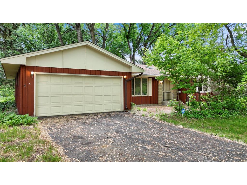 13009 Lakeview Drive Burnsville MN 55337 7090083 image1