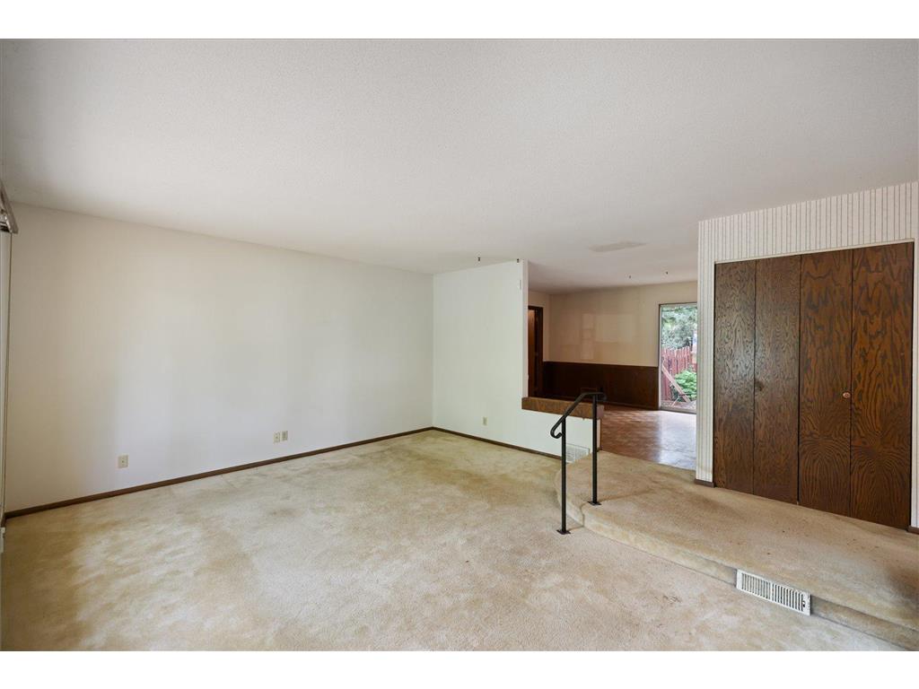 13009 Lakeview Drive Burnsville MN 55337 7090083 image17