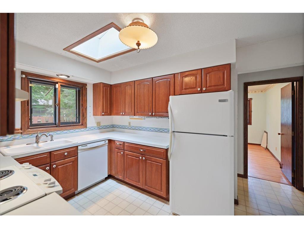 13009 Lakeview Drive Burnsville MN 55337 7090083 image2