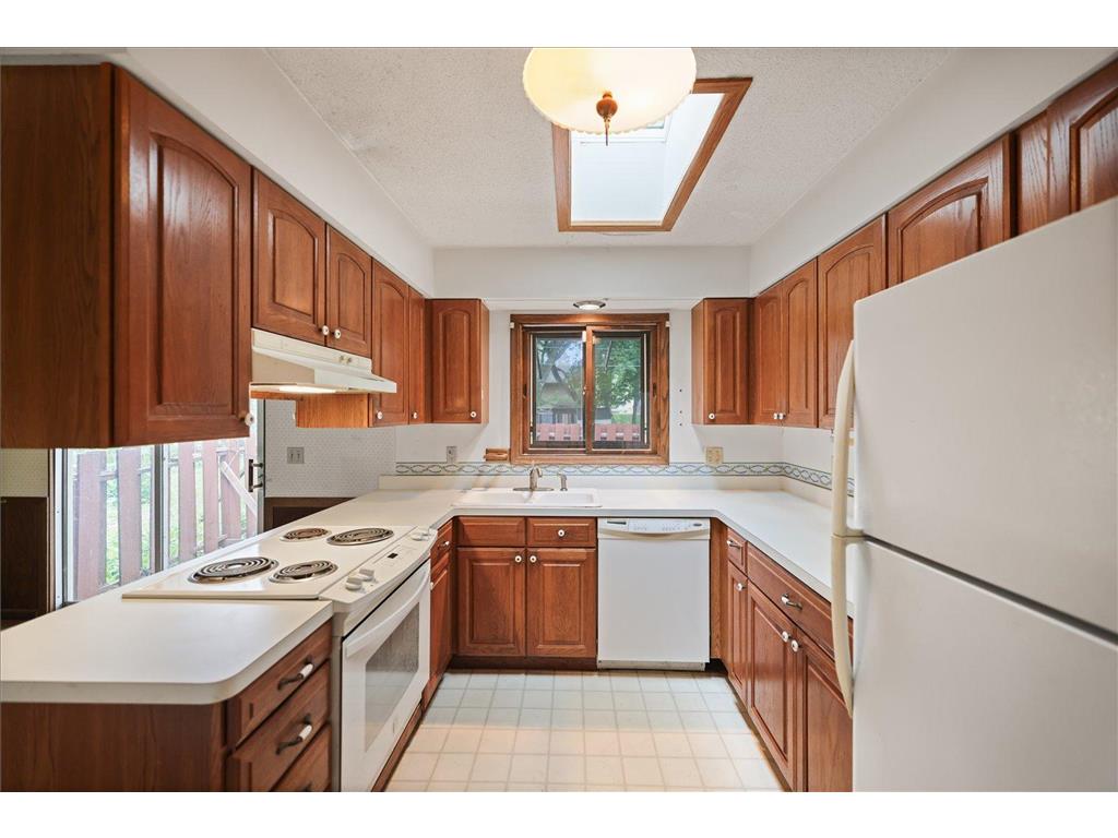 13009 Lakeview Drive Burnsville MN 55337 7090083 image3