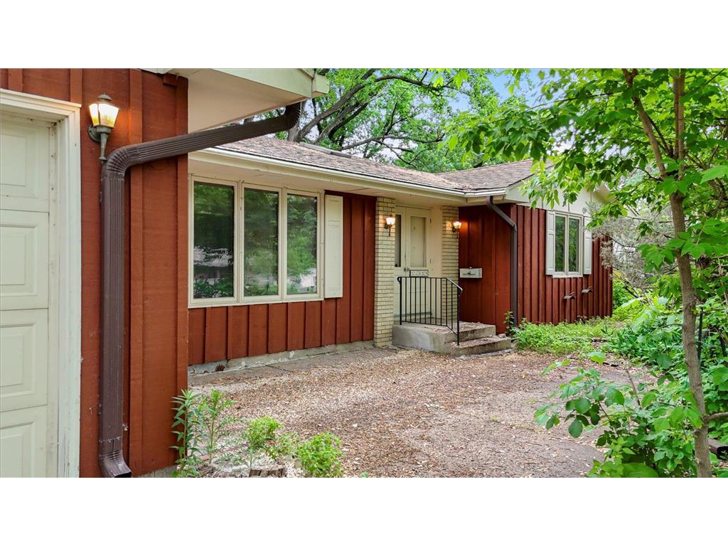 13009 Lakeview Drive Burnsville MN 55337 7090083 image40