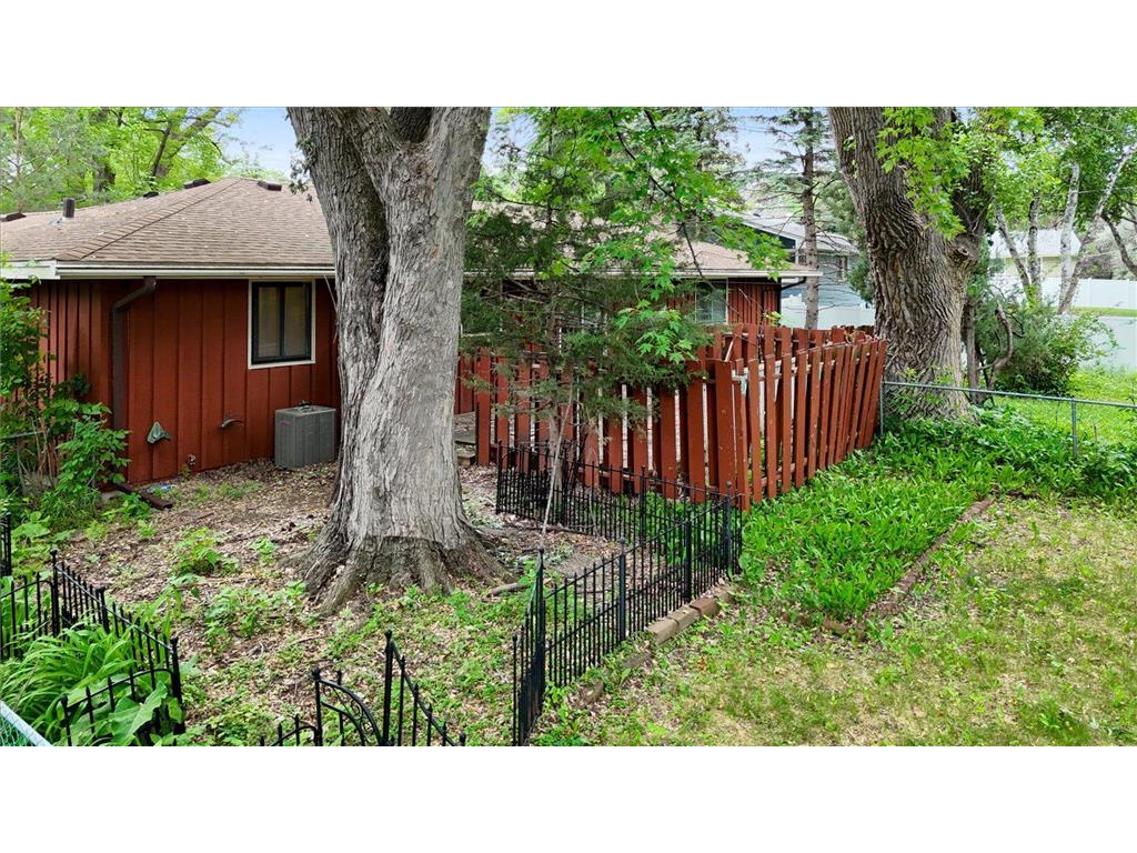 13009 Lakeview Drive Burnsville MN 55337 7090083 image45