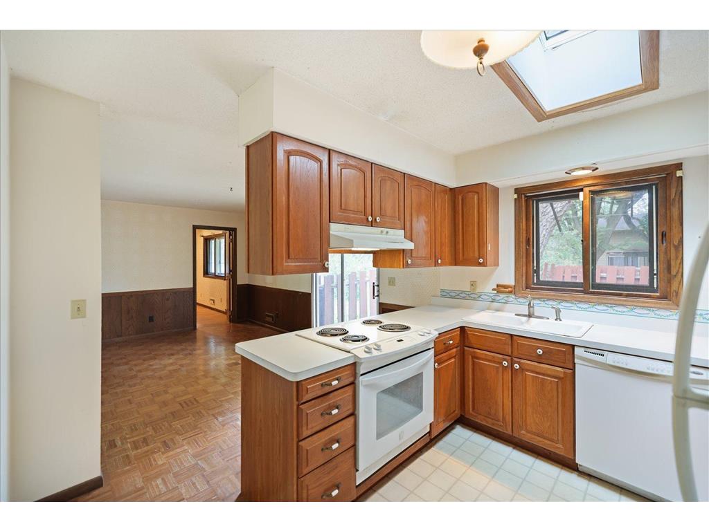 13009 Lakeview Drive Burnsville MN 55337 7090083 image5