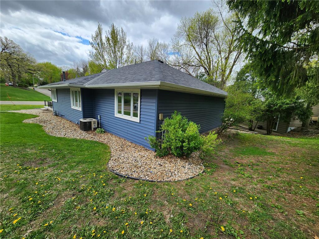 1301 Circle Avenue Albert Lea MN 56007 - Fountain 7068051 image4