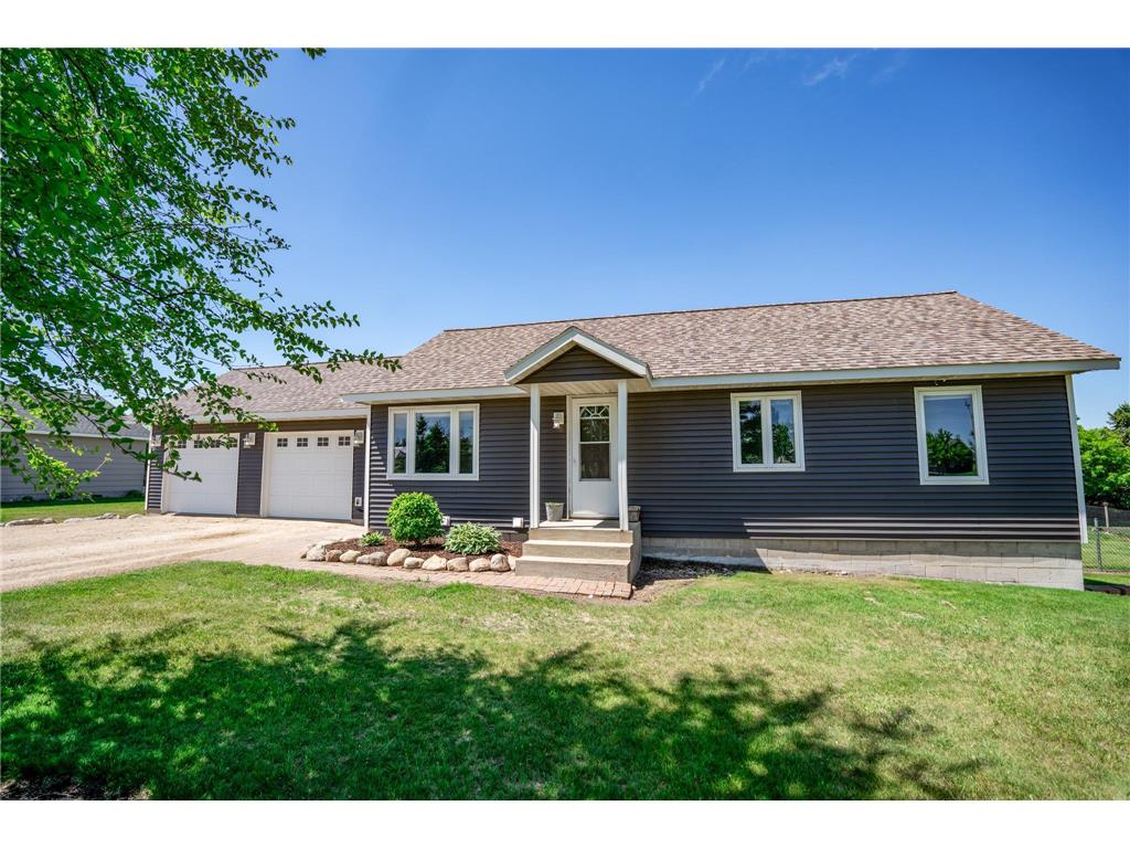 13010 212th Avenue NE Roseville Twp MN 56273 7081978 image1