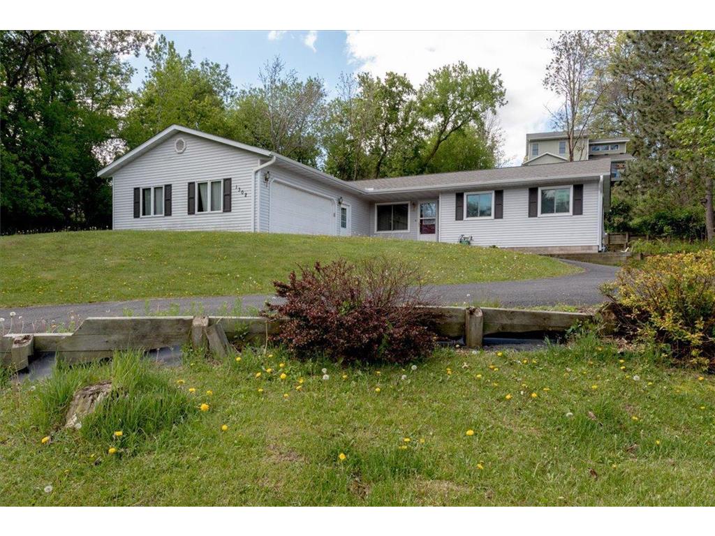 1302 15th Avenue E Menomonie WI 54751 7076696 image1