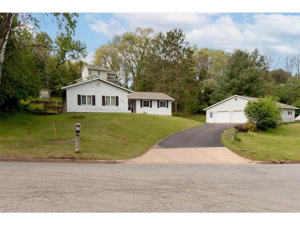 1302 15th Avenue E Menomonie WI 54751 7076696 image7