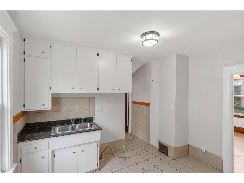 1302 Hewitt Avenue Saint Paul MN 55104 7092251 image4