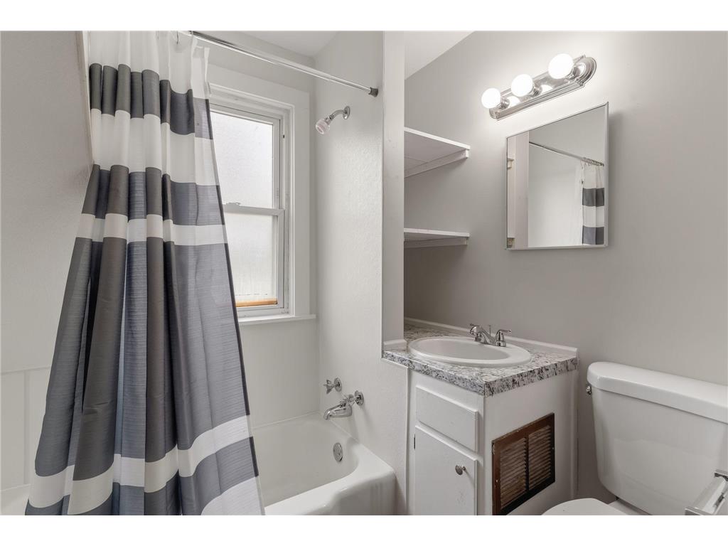 1302 Hewitt Avenue Saint Paul MN 55104 7092251 image6