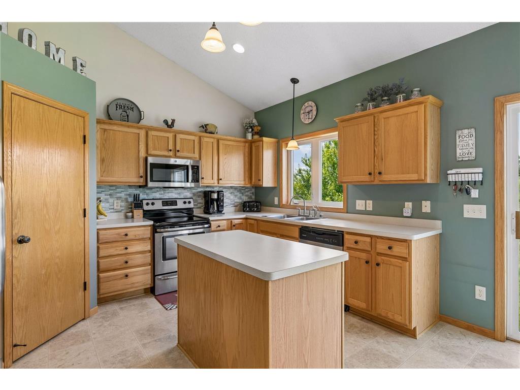 1302 Prairie Street NW Montgomery MN 56069 7103702 image22