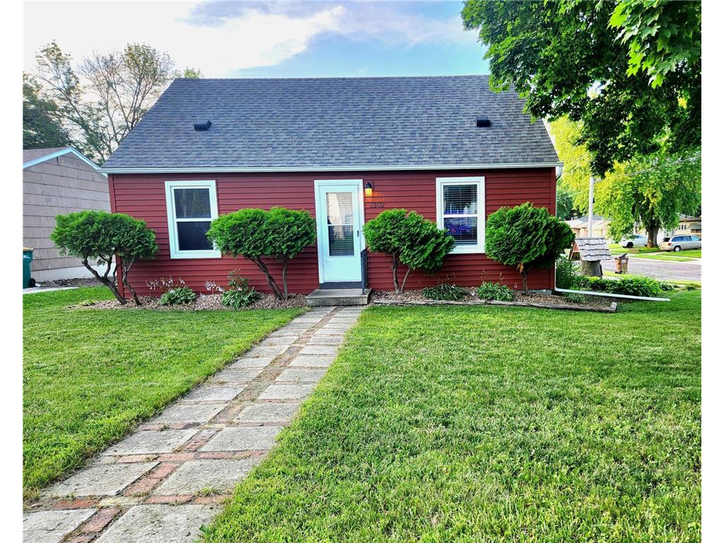 1302 W Clark Street Albert Lea MN 56007 6747788 image1