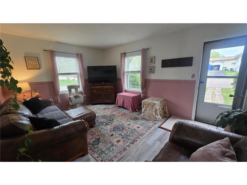 1302 W Clark Street Albert Lea MN 56007 7063101 image6