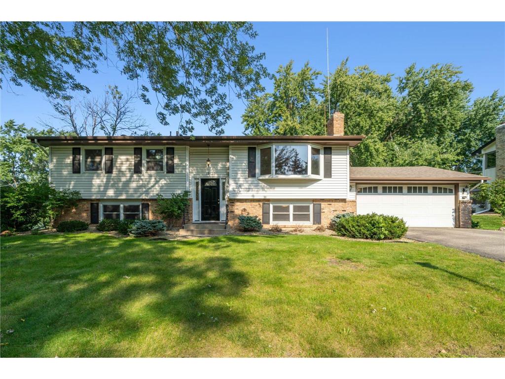 13020 Lakeview Drive Burnsville MN 55337 6596732 image1