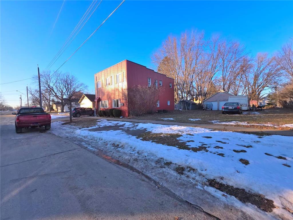 1303 4th Avenue NE Austin MN 55912 7012876 image1