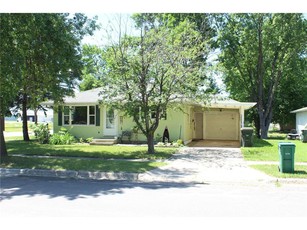 1303 Armstrong Avenue N, Glencoe, MN 55336 MLS 6224038 Edina Realty