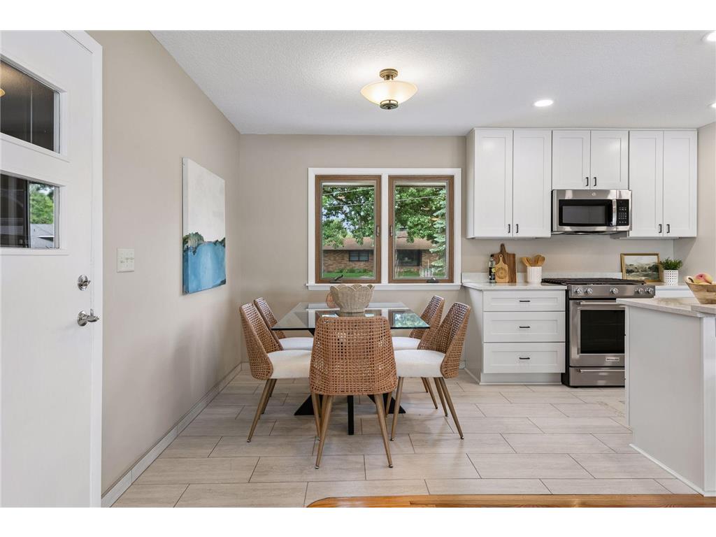 1303 Crystal Lake Road E Burnsville MN 55306 - Crystal 7082969 image10