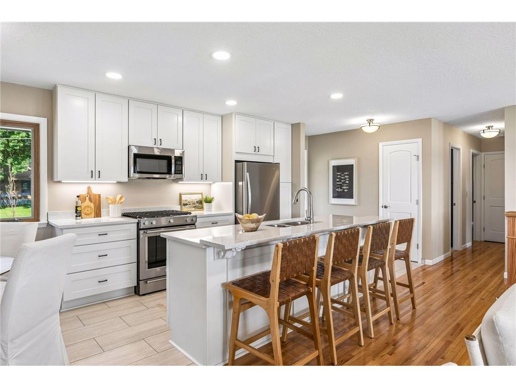 1303 Crystal Lake Road E Burnsville MN 55306 - Crystal 7082969 image15