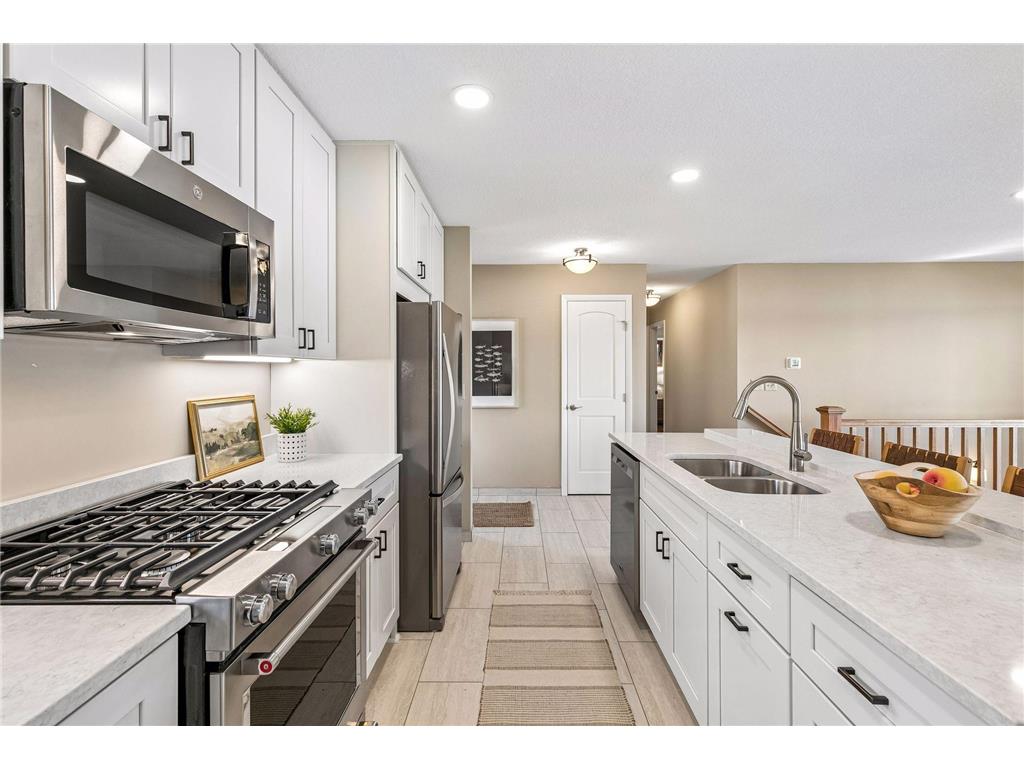 1303 Crystal Lake Road E Burnsville MN 55306 - Crystal 7082969 image18