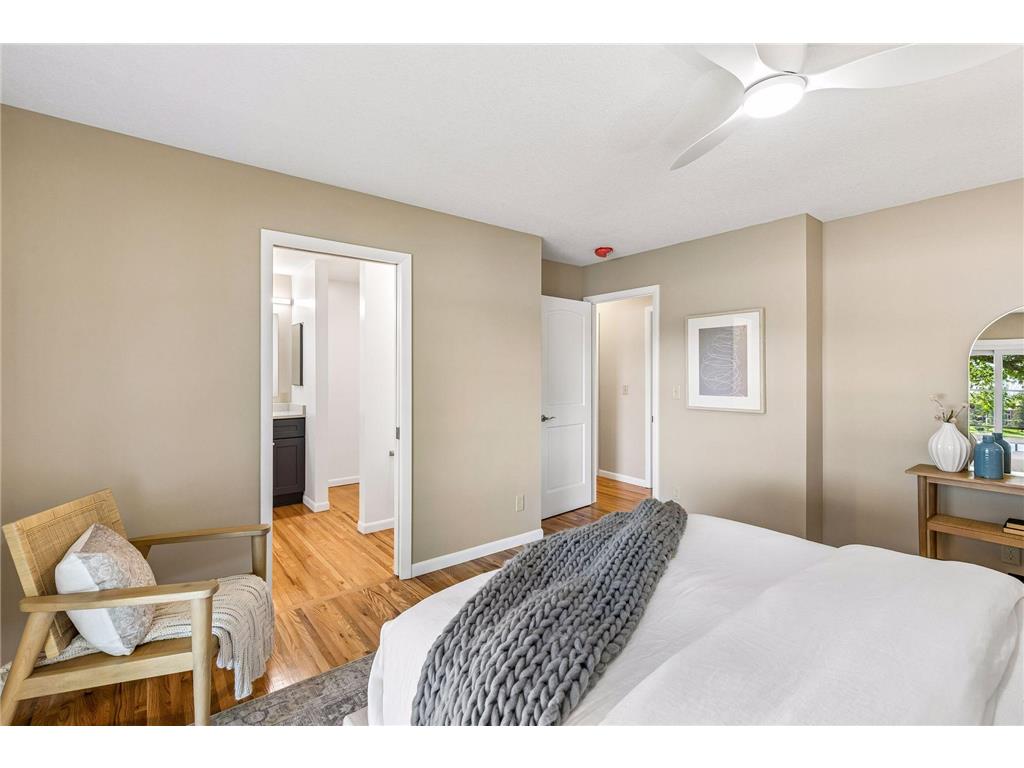 1303 Crystal Lake Road E Burnsville MN 55306 - Crystal 7082969 image36