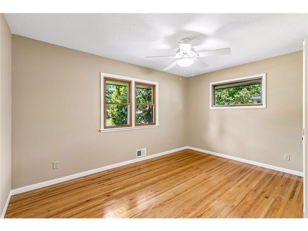 1303 Crystal Lake Road E Burnsville MN 55306 - Crystal 7082969 image51
