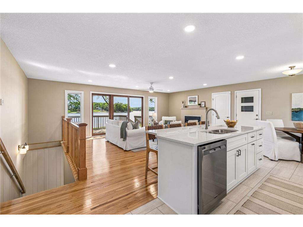 1303 Crystal Lake Road E Burnsville MN 55306 - Crystal 7082969 image6