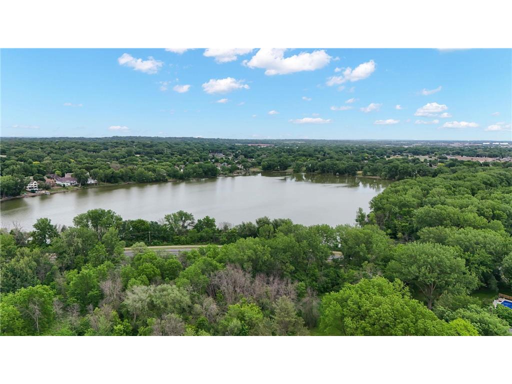 1303 Crystal Lake Road E Burnsville MN 55306 - Crystal 7082969 image67