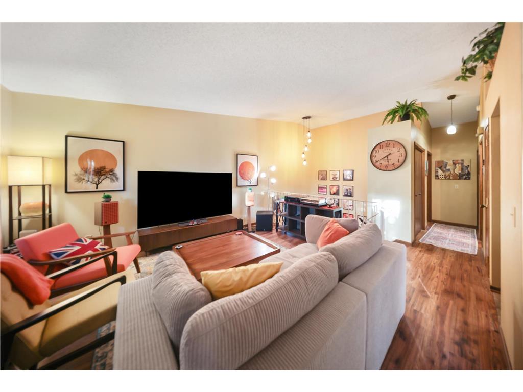 13036 Judicial Road Burnsville MN 55337 7014918 image1