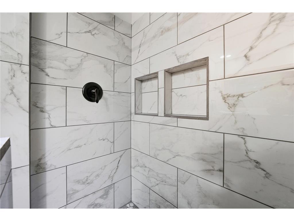 1303X Margaret Street Eau Claire WI 54701 7019863 image16