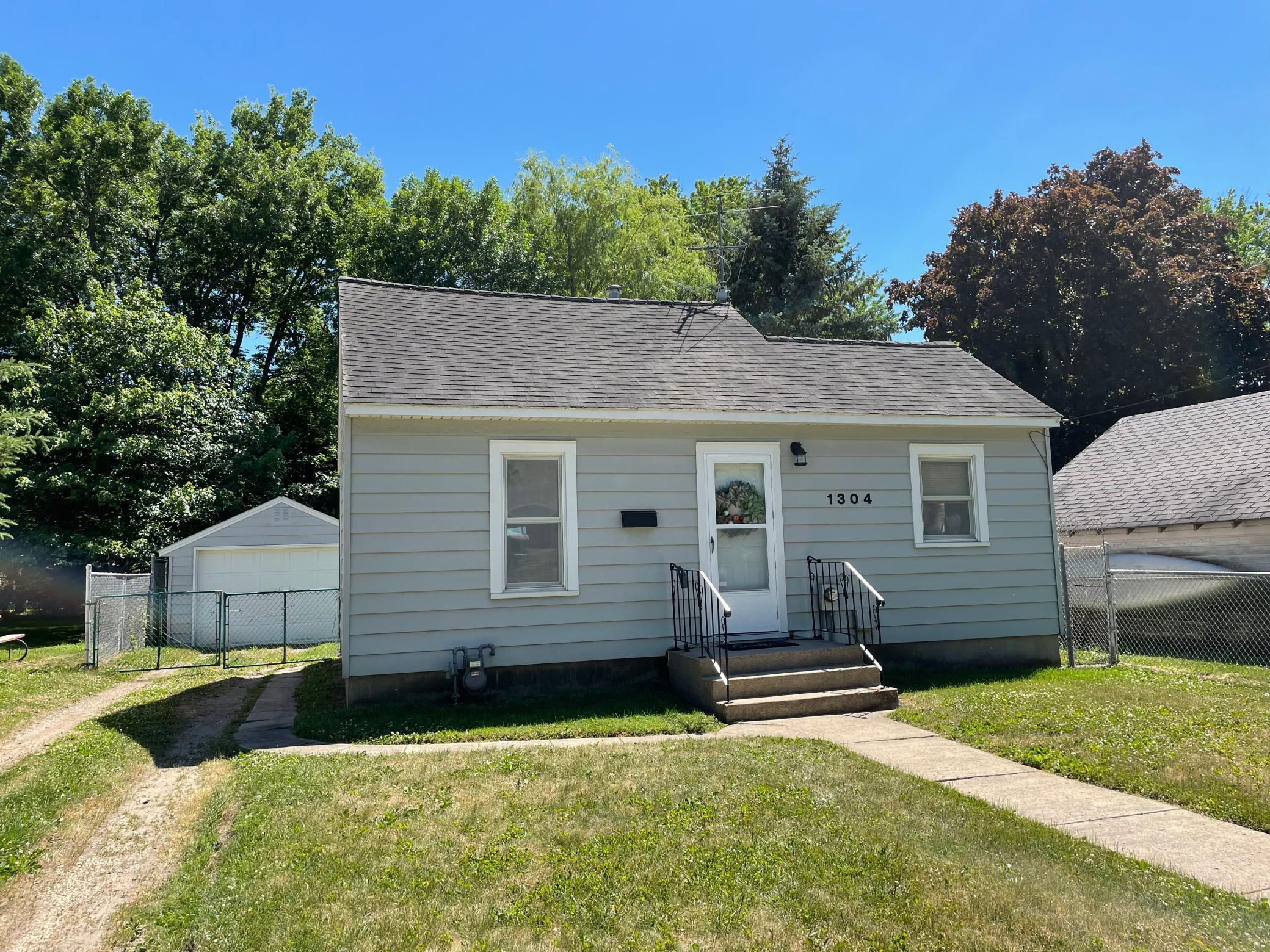 1304 5th Avenue NE, Austin, MN 55912 MLS 6009607 Edina Realty