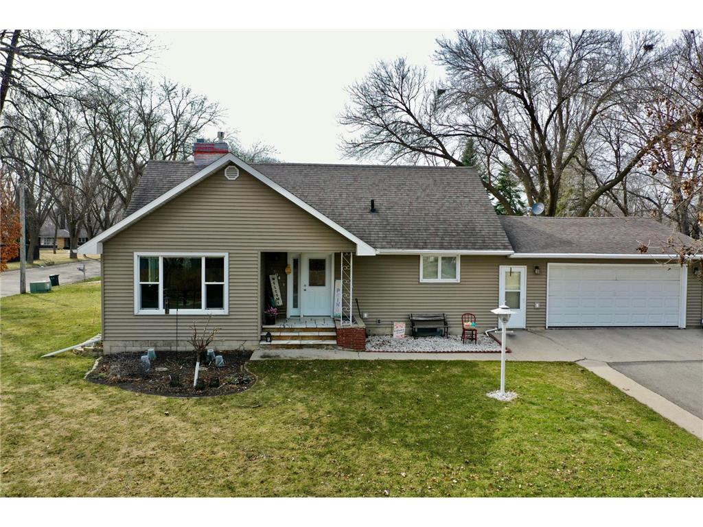 1304 9th Street SW Willmar MN 56201 7037499 image1