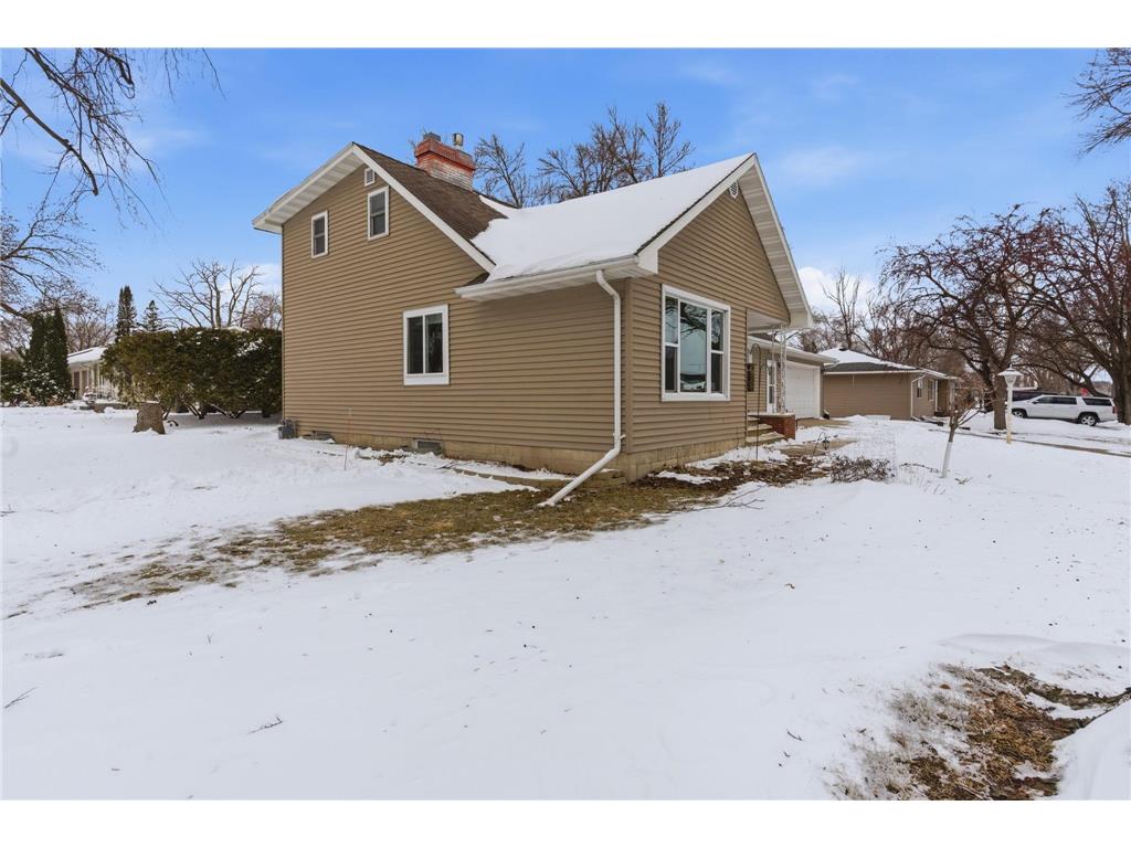 1304 9th Street SW Willmar MN 56201 7037499 image48