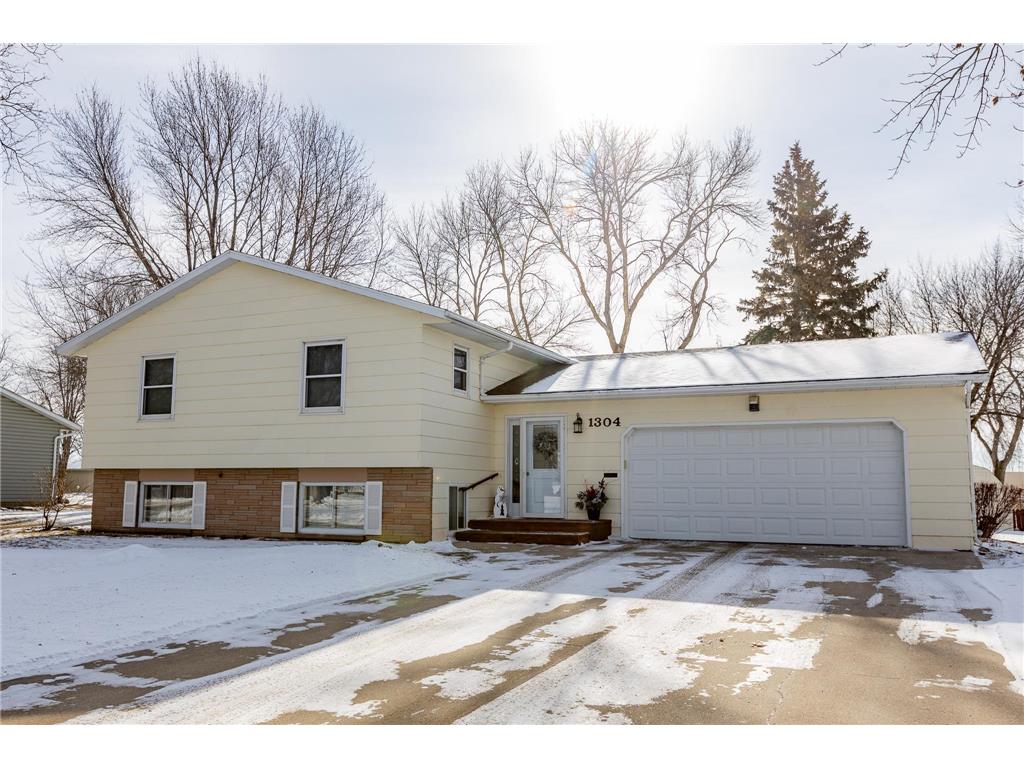 1304 Camelot Court Fairmont MN 56031 7014127 image1
